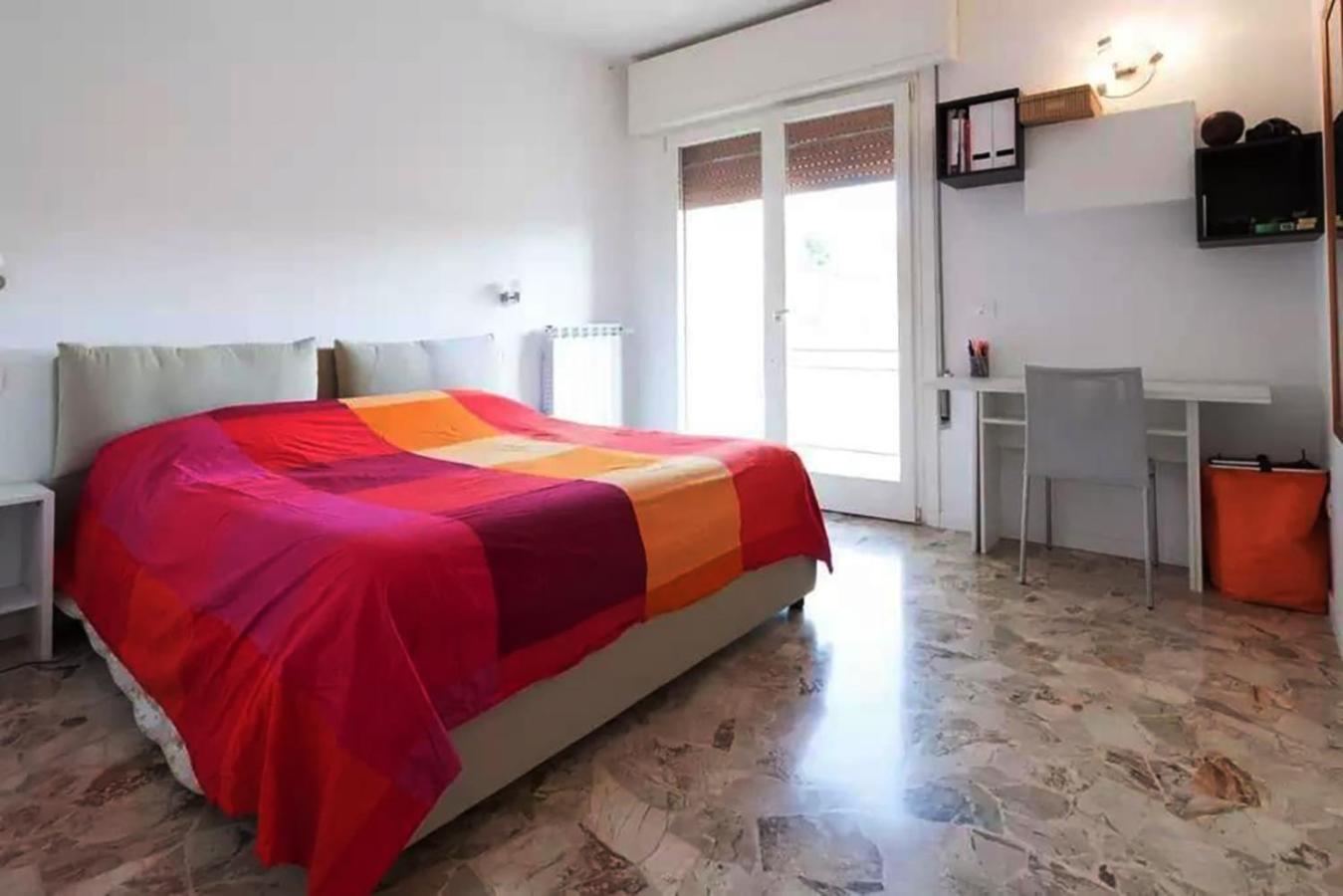 A Soli 15 Minuti Da Venezia Bus Sotto Casa Mestre Bagian luar foto